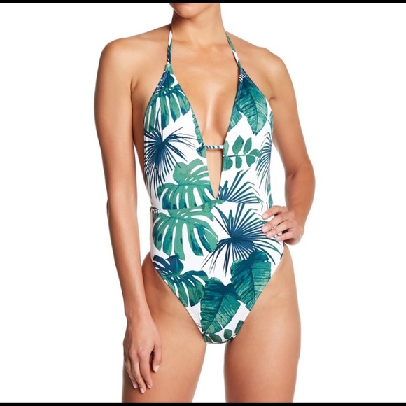 Nordstrom Clearance Lot of 7 Tops MSRP $358 - Picture 7 of 13